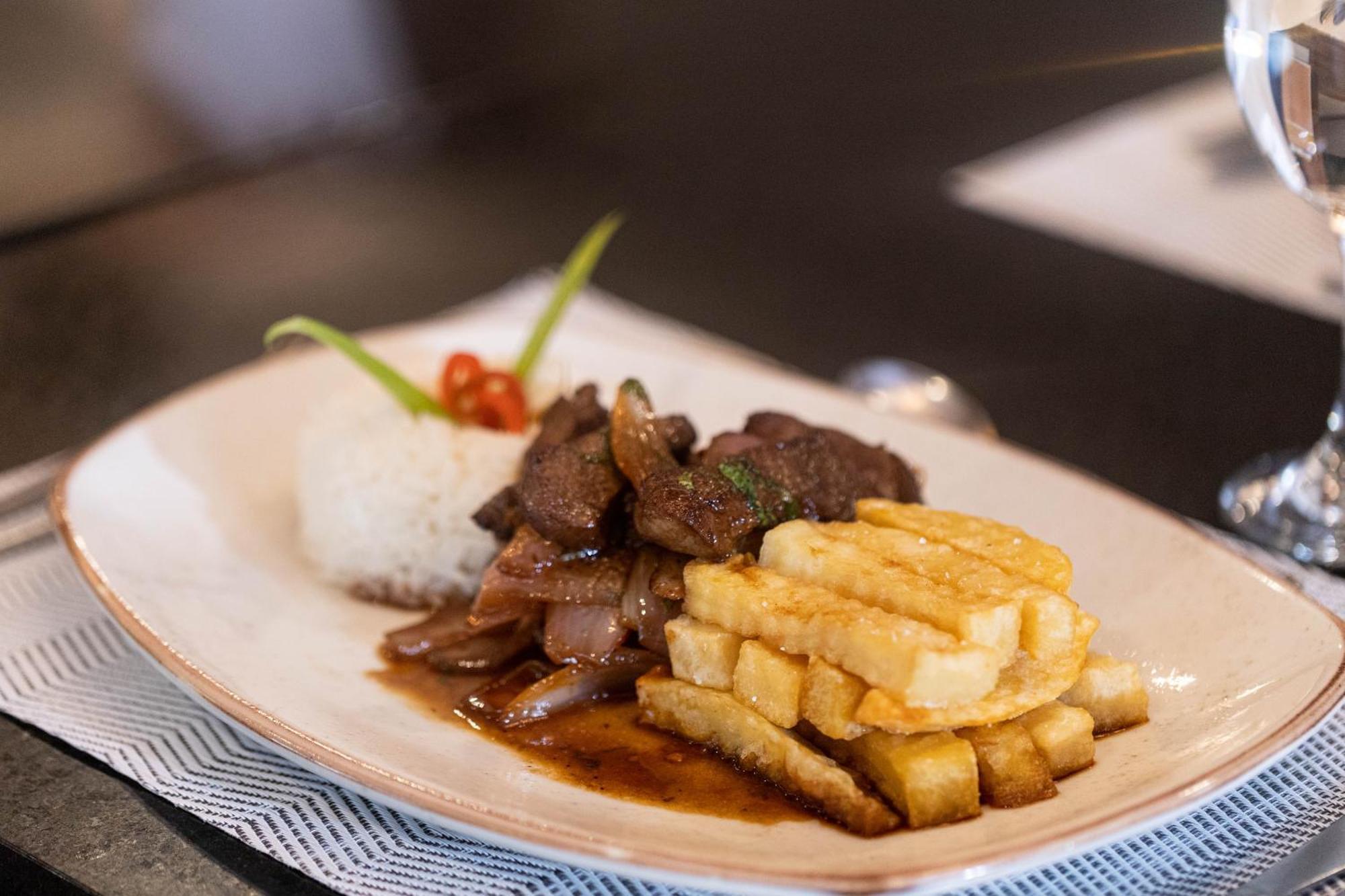 Dm Hoteles Tacna Bagian luar foto